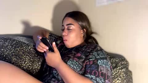 dove_love22 online show from December 2025 04:24:01 PM