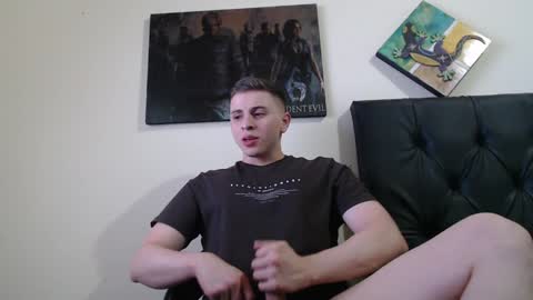 draco_boy2000 online show from December 2024 07:38:02 PM