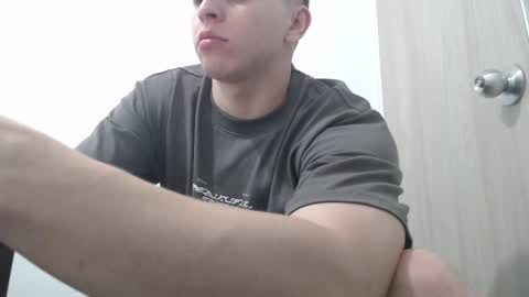 draco_boy2000 online show from November 2025 09:37:01 PM