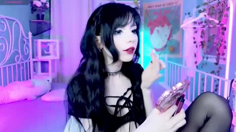 Snapshot of draculaura_ chatting on February 2025 09:17:02 PM Draculaura online show from February 2025 09:17:02 PM