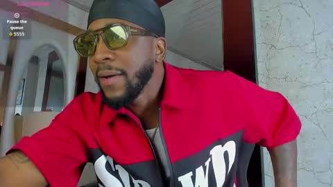 ---Drake--- online show from November 2025 02:24:02 PM