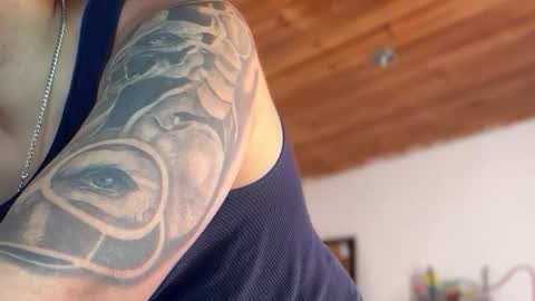 Snapshot of drakenn_ chatting on February 2026 04:32:01 PM drakeeee online show from February 2026 04:32:01 PM