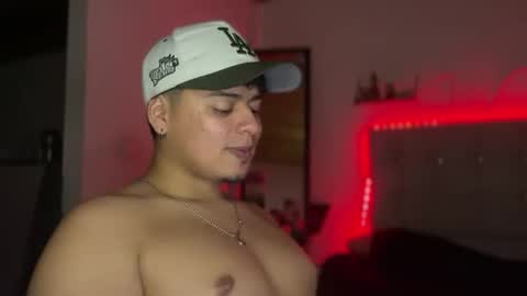 Snapshot of drakenn_ chatting on February 2026 04:35:02 AM drakeeee online show from February 2026 04:35:02 AM