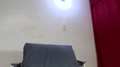 Andrs  Independent Model online show from February 2025 07:39:01 PM