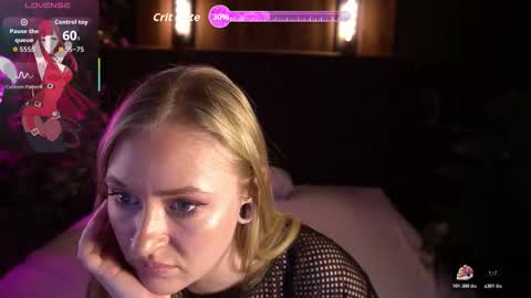 Snapshot of dramaquenn chatting on February 2026 07:07:02 AM Lina online show from February 2026 07:07:02 AM