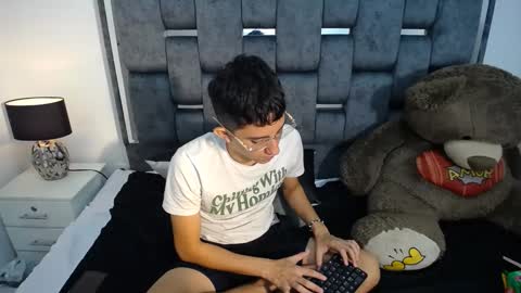 -- nicolle and jhon -- online show from March 2025 02:37:02 AM