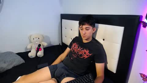 -- nicolle and jhon -- online show from September 2025 08:00:02 PM