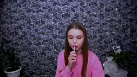 Mari online show from December 2025 11:39:02 AM