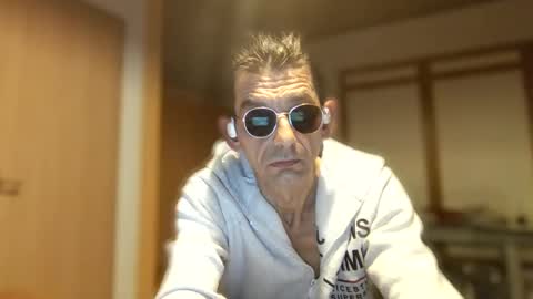 Dreambob online show from November 2025 08:52:01 PM