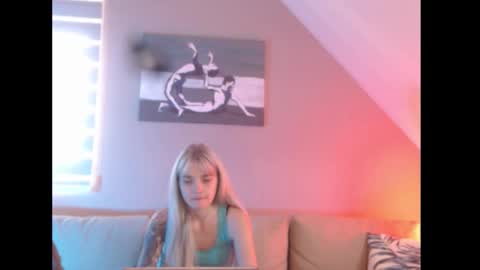 A girl online show from September 2025 06:49:01 AM