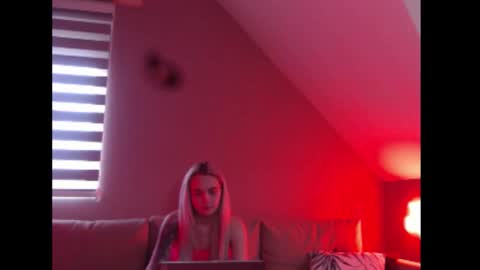 A girl online show from February 2026 08:18:02 AM