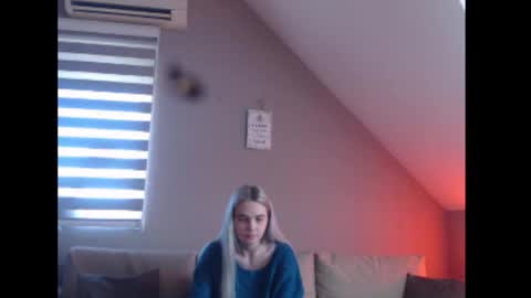 A girl online show from March 2026 08:22:02 AM