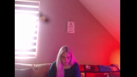 A girl online show from April 2026 07:28:01 AM