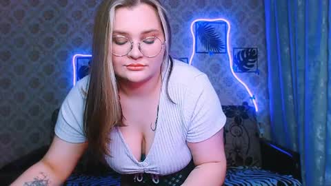 dreamforyoue2 online show from May 2026 05:43:01 PM