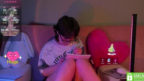 Snapshot of dreamgirllove chatting on January 2025 01:04:01 AM Billy online show from January 2025 01:04:01 AM