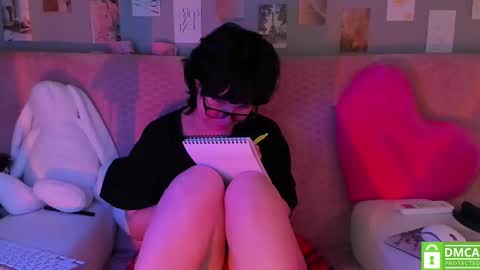 Snapshot of dreamgirllove chatting on March 2025 07:01:02 AM Billy online show from March 2025 07:01:02 AM