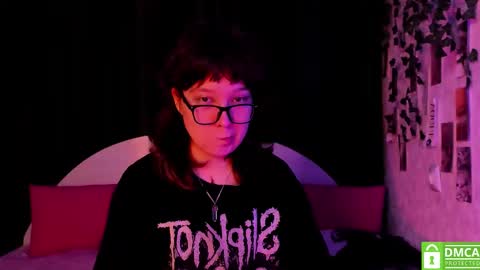 Snapshot of dreamgirllove chatting on November 2025 11:04:02 PM Billy online show from November 2025 11:04:02 PM