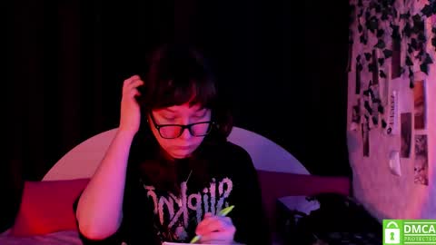 Snapshot of dreamgirllove chatting on November 2025 10:41:02 PM Billy online show from November 2025 10:41:02 PM