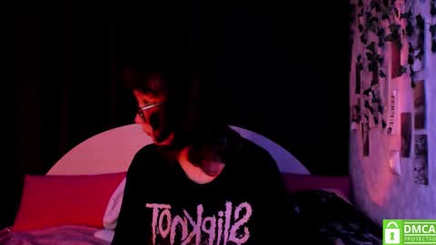 Snapshot of dreamgirllove chatting on November 2025 10:48:02 PM Billy online show from November 2025 10:48:02 PM