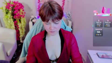 Luna online show from September 2025 08:54:02 PM