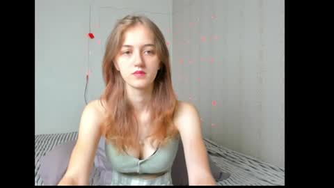 dreamy_pollyyy online show from June 2026 05:28:01 AM