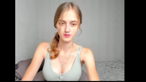 dreamy_pollyyy online show from July 2026 08:52:02 PM