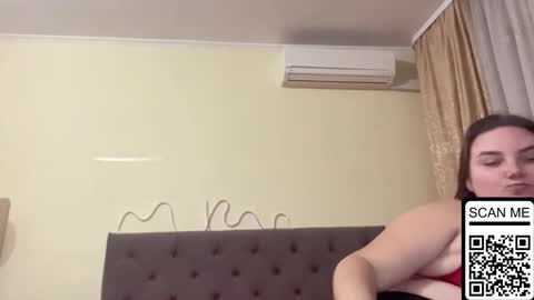 Mila online show from October 2025 05:46:01 PM