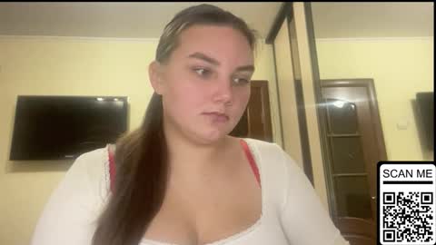 Mila online show from November 2025 03:29:02 PM