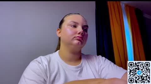 Snapshot of dreamyblushfairy chatting on June 2026 03:54:01 PM Mila online show from June 2026 03:54:01 PM