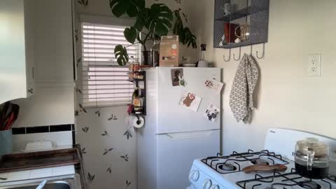 RIRI OR DREAMY online show from January 2025 05:26:02 PM