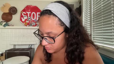 RIRI OR DREAMY online show from September 2025 05:23:02 PM