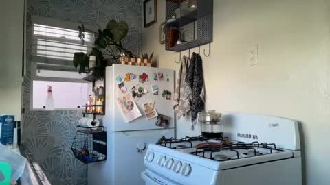 RIRI OR DREAMY online show from October 2025 03:21:01 PM