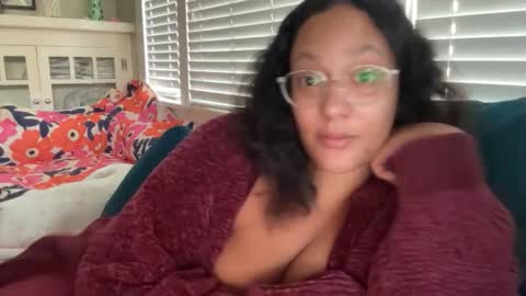 RIRI OR DREAMY online show from October 2025 02:51:02 PM