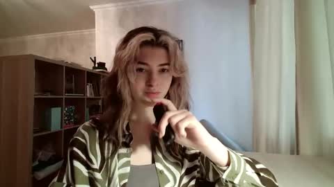 Snapshot of dremazwahlen chatting on March 2026 10:43:01 AM Dia online show from March 2026 10:43:01 AM