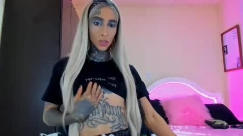 drippyorlove online show from February 2025 11:41:02 PM