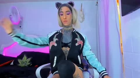 drippyorlove online show from September 2025 08:34:02 PM