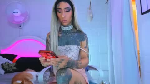 drippyorlove online show from November 2025 04:07:01 PM