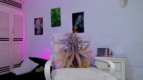 drippyorlove online show from December 2025 04:36:01 PM