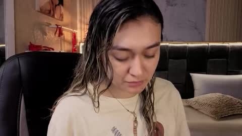 Victoria online show from November 2025 11:19:02 PM