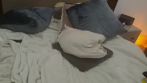 Dude online show from November 2025 01:06:02 AM