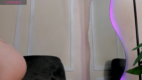 dulce__fiore07 online show from December 2025 12:43:02 PM