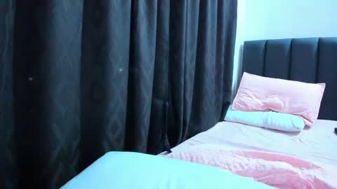 Dulce  online show from February 2025 01:19:02 AM