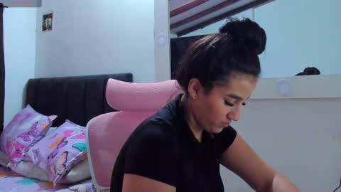 Dulce  online show from February 2025 10:36:02 PM