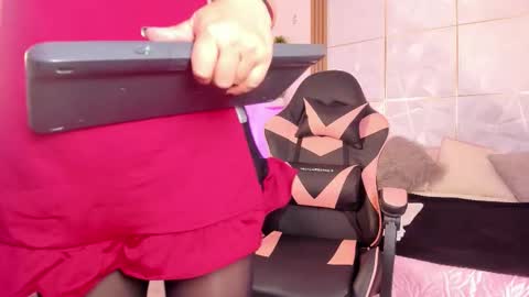   online show from November 2025 02:27:01 PM