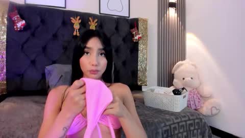 Dluce May online show from November 2025 04:26:02 AM