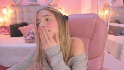 Dulce  online show from April 2026 08:03:01 PM