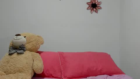 Snapshot of dulce_roberts_ chatting on December 2024 04:44:02 PM Dulce online show from December 2024 04:44:02 PM