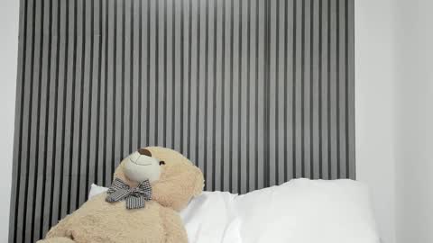 Snapshot of dulce_roberts_ chatting on October 2025 01:19:01 PM Dulce online show from October 2025 01:19:01 PM