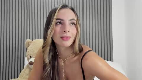 Snapshot of dulce_roberts_ chatting on November 2025 01:43:01 PM Dulce online show from November 2025 01:43:01 PM