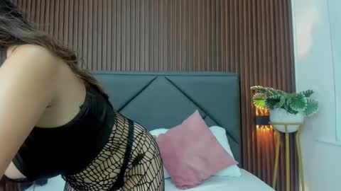 Snapshot of dulce_victoriaa_ chatting on February 2025 01:20:01 PM V I C T O R I A online show from February 2025 01:20:01 PM